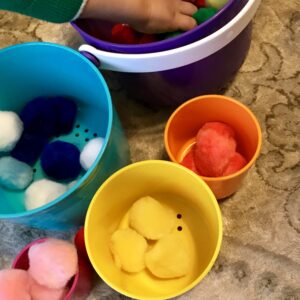  Pom pom sorting toddler activity fine motor skills activity for toddlers pom pom activity for preschoolers easy activities for toddlers 