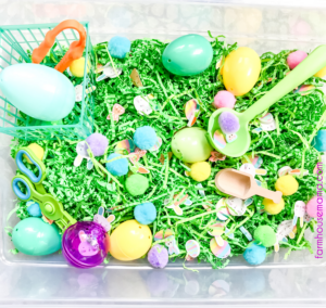 EASTER SENSORY BIN, EASTER SENSORY BIN FOR TODDLERS, EASTER SENSORY BIN FOR PRESCHOOLERS, EASTER SENSORY ACTIVITY, EASY EASTER ACTIVITY, EASY EASTER SENSORY BIN